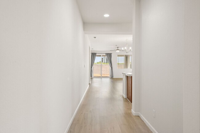 Building Photo - Desirable Elk Grove Area