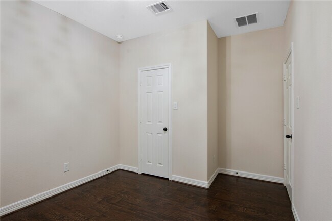 Building Photo - 19826 Summit Crest Ct