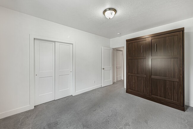 Building Photo - 1203 W Appaloosa Ln