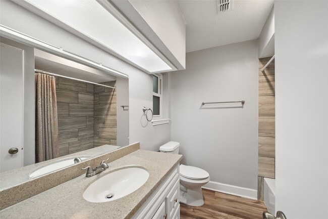 Building Photo - 17734 Seven Pines Dr