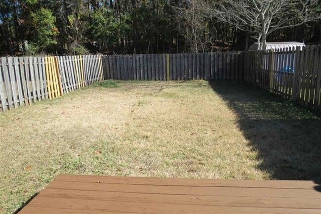 Building Photo - 2BR/2BA Townhome