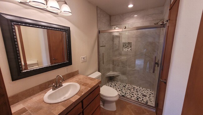 Building Photo - 1200 Duffer Dr