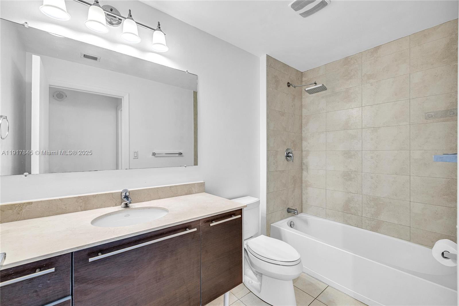 Building Photo - 1900 N Bayshore Dr