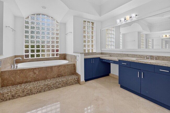 Building Photo - 9511 Savona Winds Dr