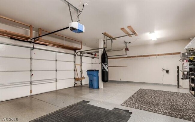 Building Photo - 264 Pointe Ranier Ave