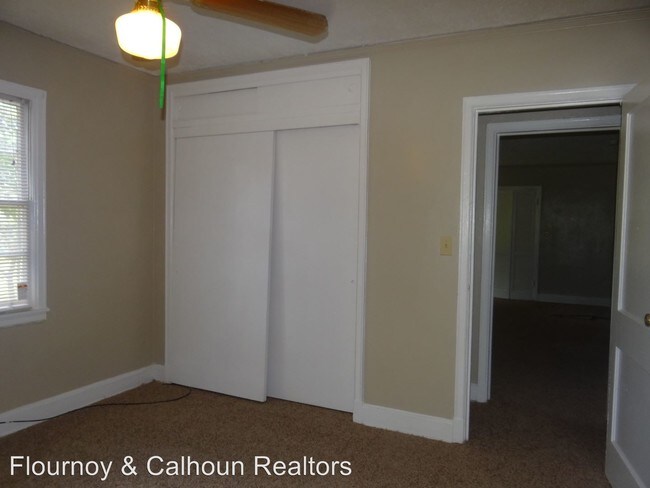 Building Photo - 120 Munson Dr