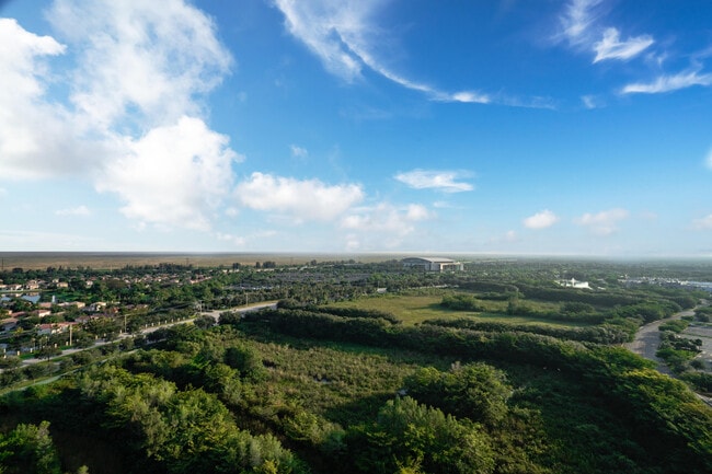 Building Photo - 2000 Metropica Wy
