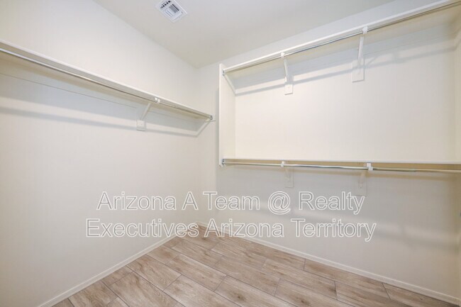 Building Photo - 2943 W Dakota Vista Way