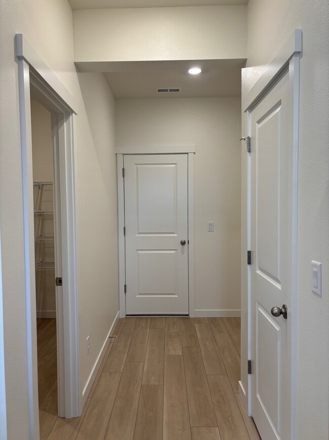 Building Photo - 17058 126th St E