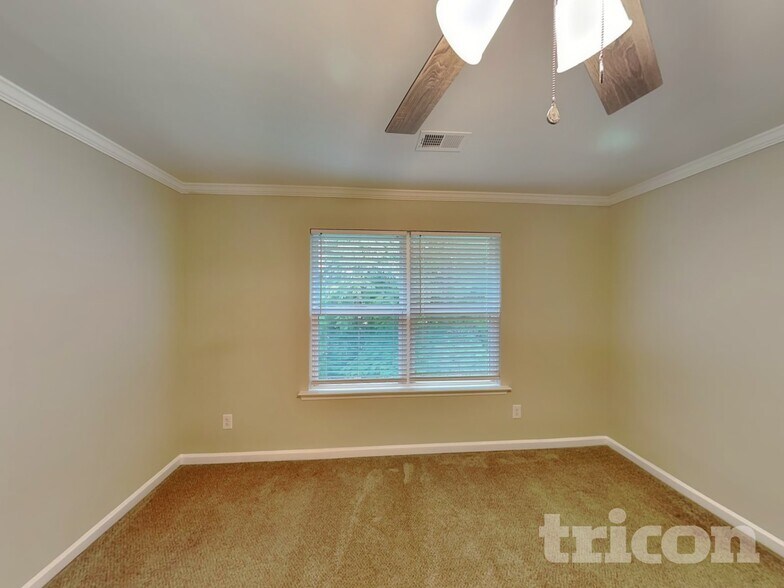 Building Photo - 2275 Wentworth Park Dr