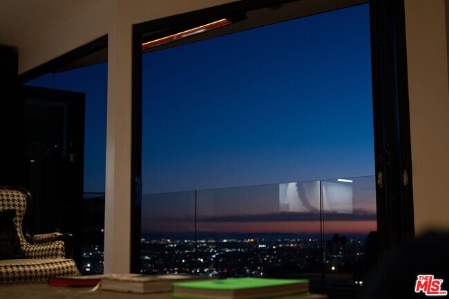 Building Photo - 8560 Franklin Ave