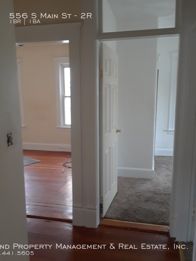 Building Photo - 556 S Main St