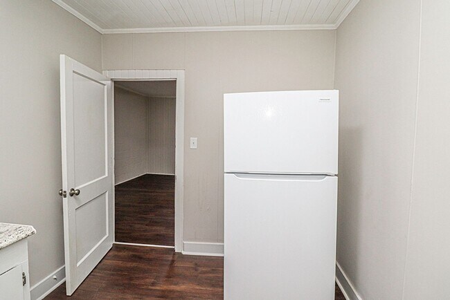 Building Photo - New Bern 505