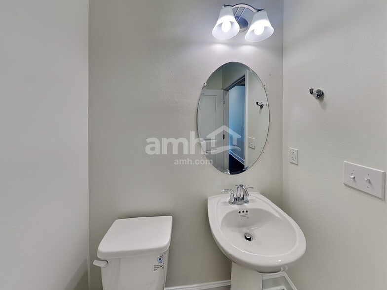 Building Photo - 3204 Artemisia Ln