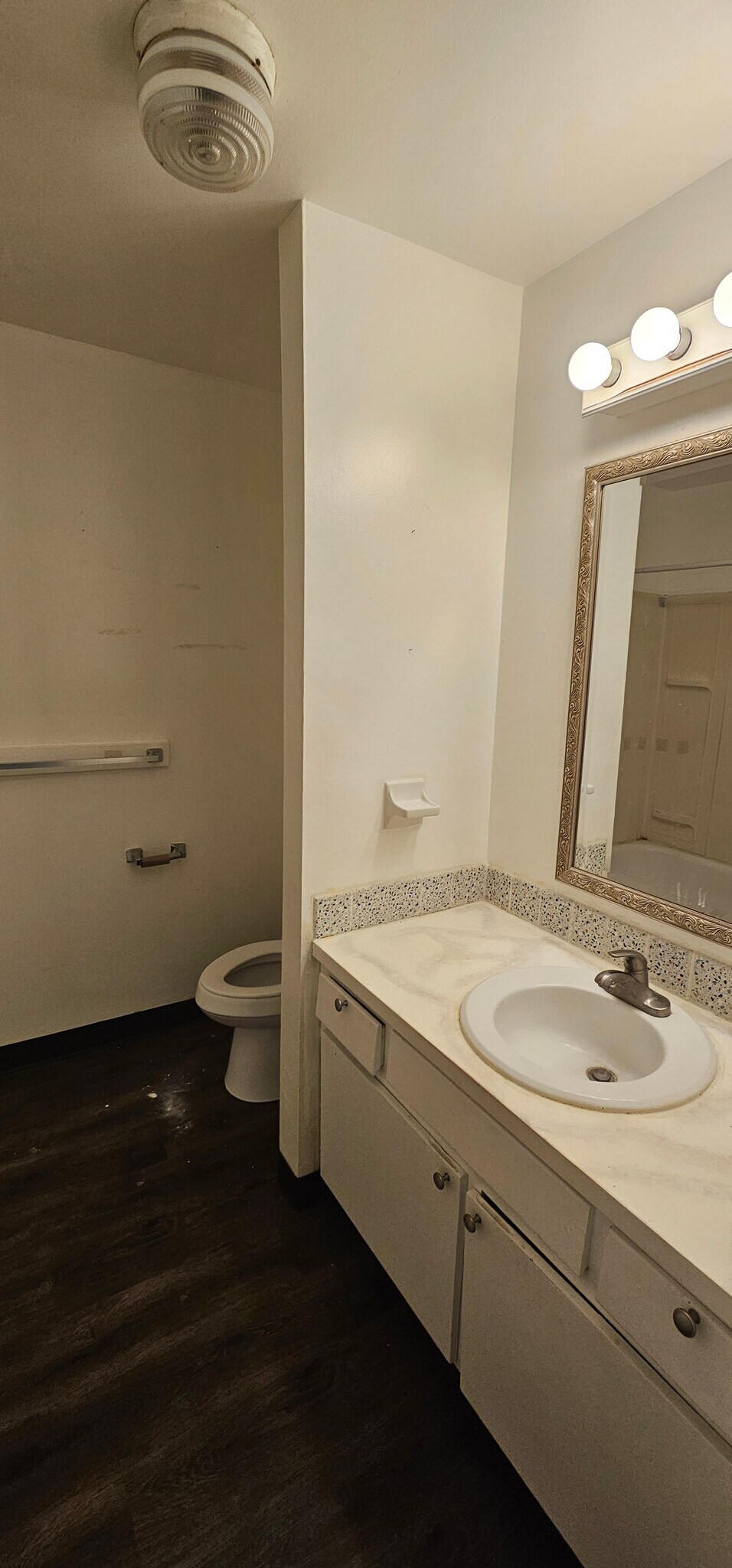 Building Photo - 819 N 70th St