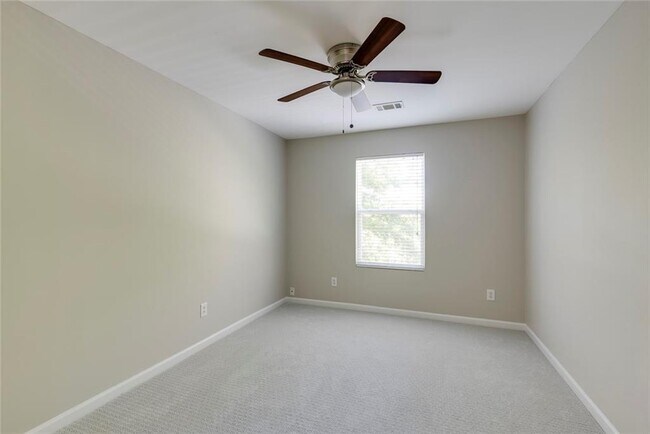Building Photo - 283 Hiawassee Dr