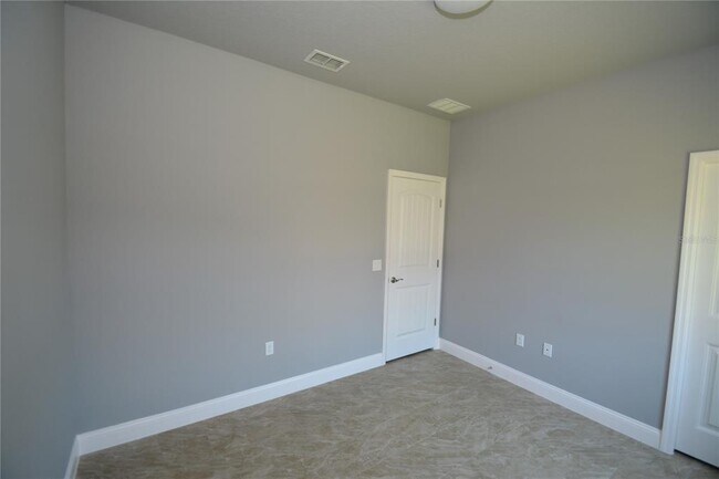 Building Photo - 1 Pontiac Ln