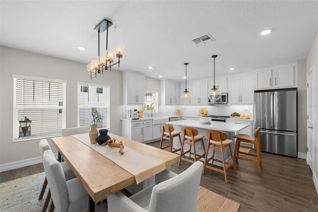 Building Photo - 5351 Bridge St