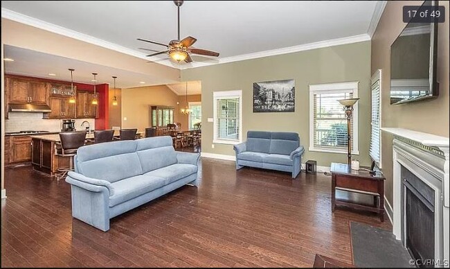 open floor plan living area - 8445 Colemanden Dr