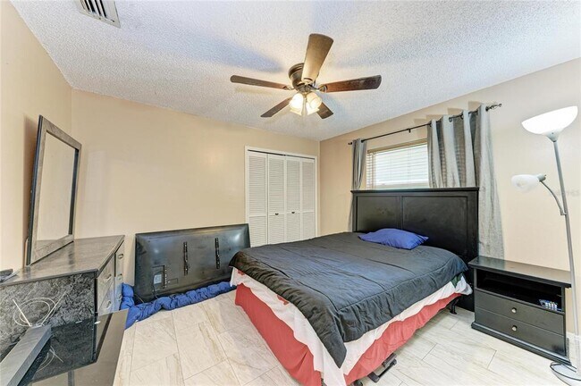 Building Photo - 1520 Sunnyhills Dr