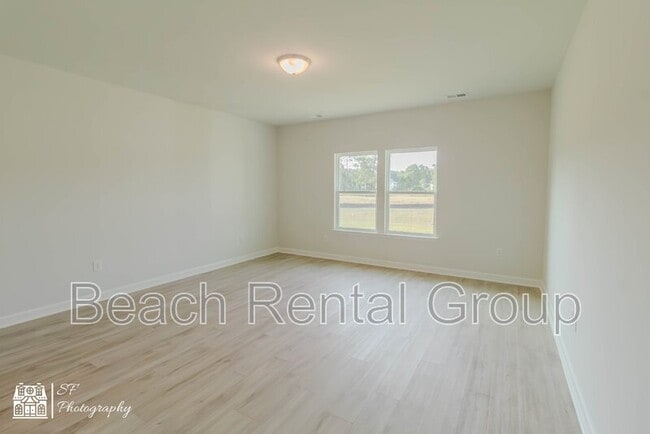Building Photo - 1863 Villena Dr