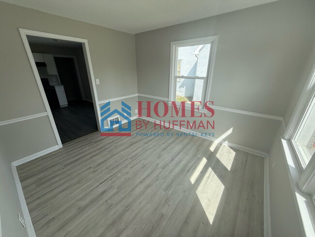 Building Photo - Three Bedroom House | Two Bathrooms