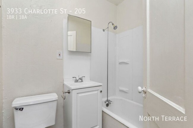 Building Photo - ?? Snug & Stylish 1BR Near Westport – Affo...