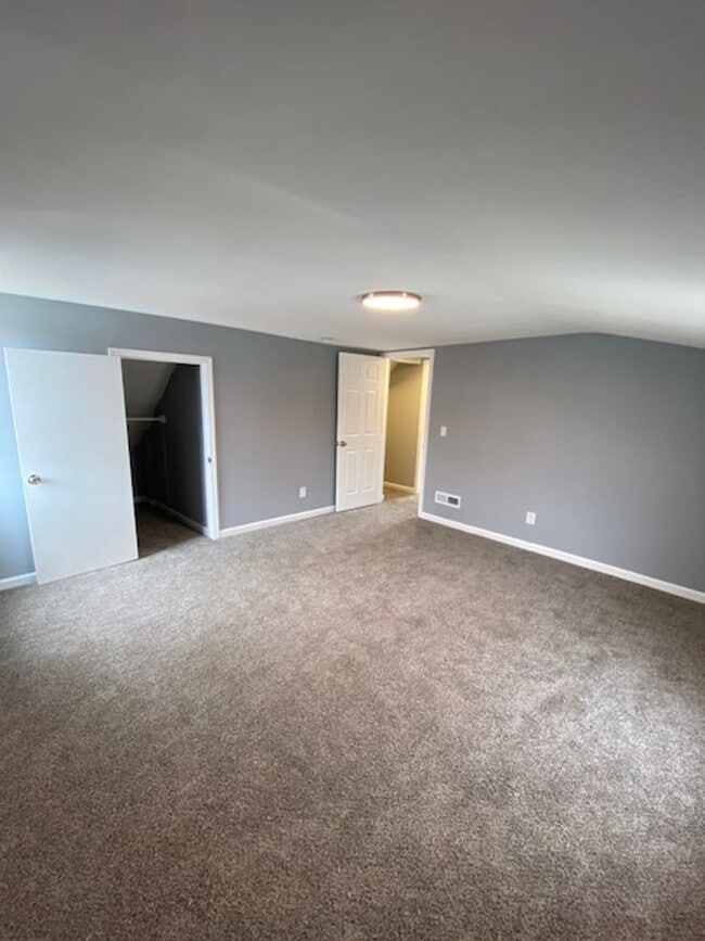 Building Photo - 408 W Clay St