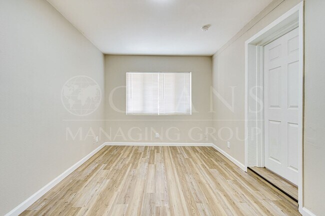 Building Photo - Beautifully Remodeled 3 Bedroom Home in th...