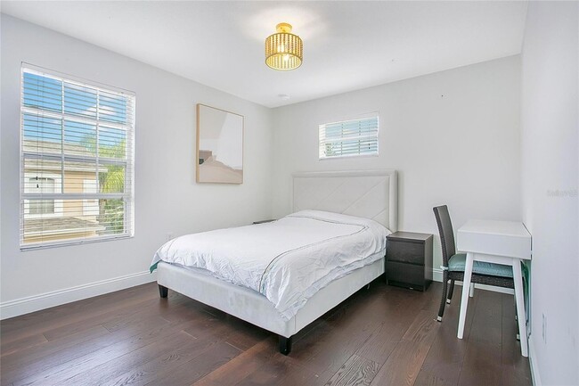 Building Photo - 15049 Spinnaker Cove Ln