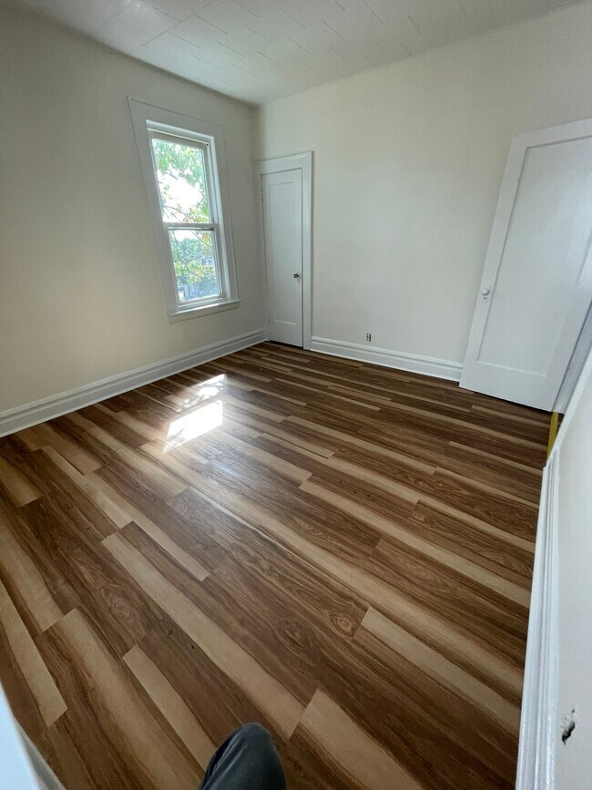 Building Photo - 38 Feiner Pl