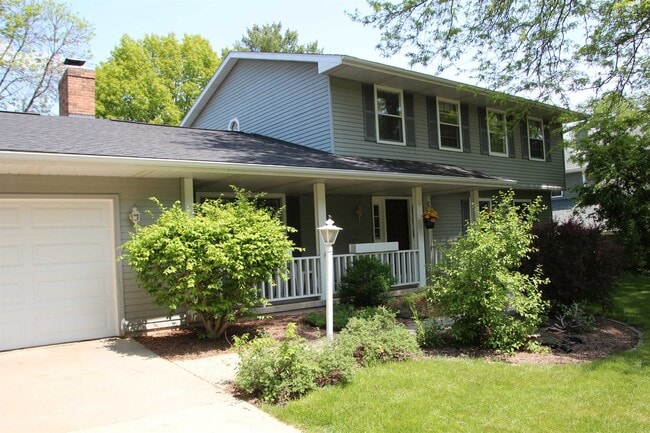 Building Photo - 7620 Westchester Dr