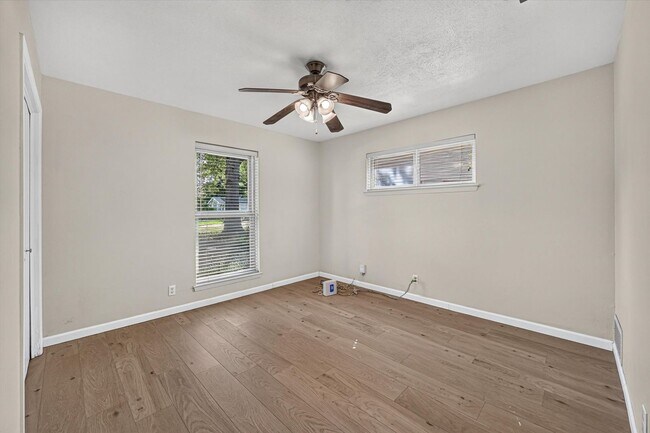 Building Photo - 1306 Pueblo Ct