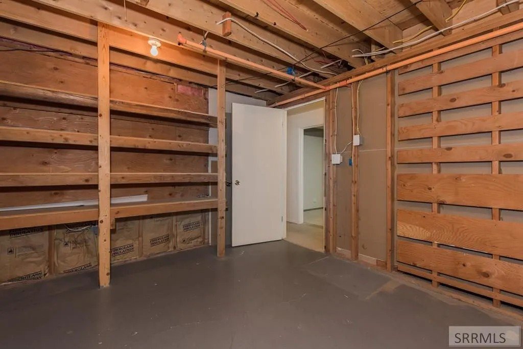 Building Photo - 679 Troy Ave W