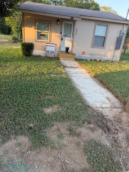 Building Photo - 602 N Shaw St