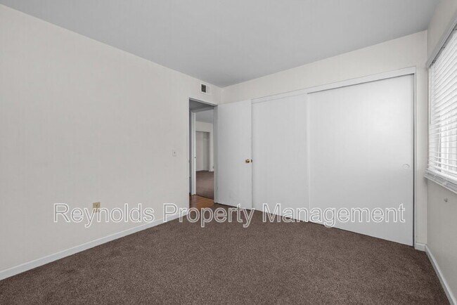 Building Photo - 601 R Ave