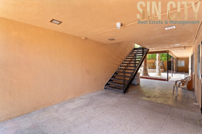 Building Photo - "Chic 1-Bed Oasis with Granite Elegance in Vibrant Las Vegas!"