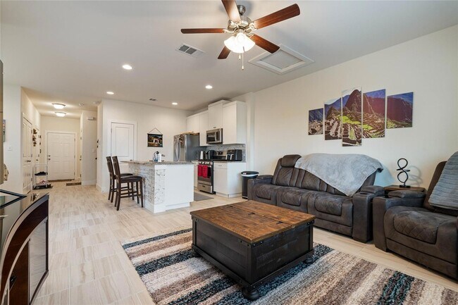 Building Photo - 603 White Steppe Way