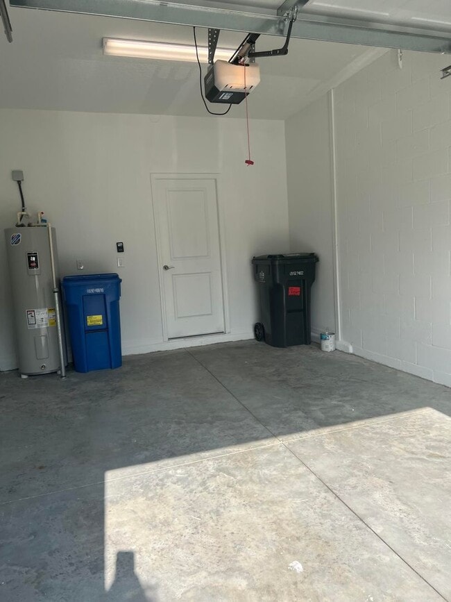 Building Photo - 14442 Editors Note St