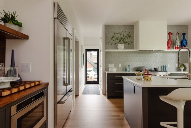 Building Photo - 21 Walnut St