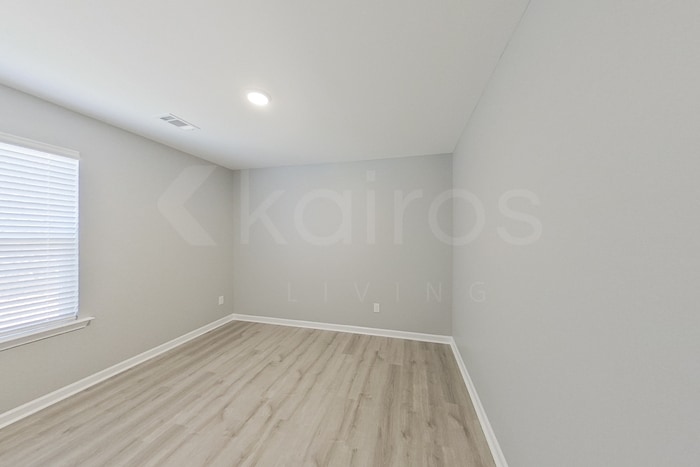 Building Photo - 383 Angela St