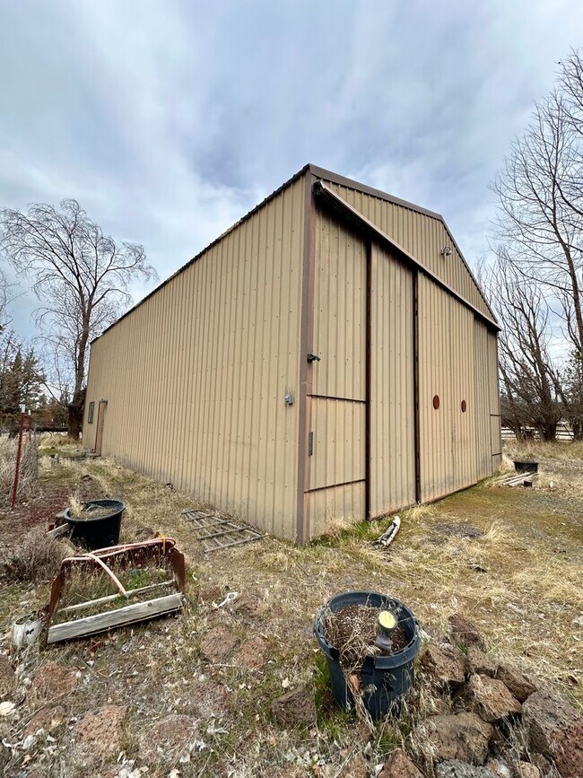 Building Photo - 333 SW 35th St