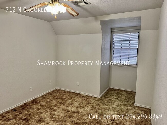 Building Photo - Spacious 3/2 in Lorena