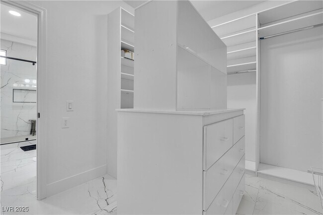 Building Photo - 9513 Villa Ridge Dr
