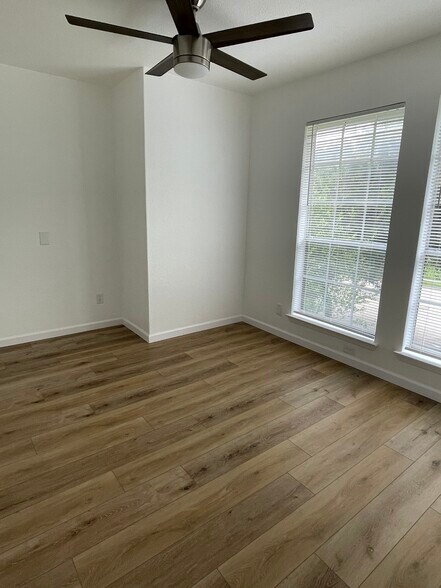 Building Photo - 7660 Kings Ridge Rd