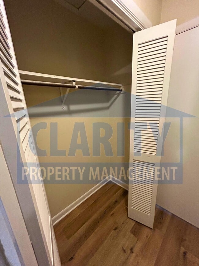 Building Photo - 913 Whisperwood Trail NE