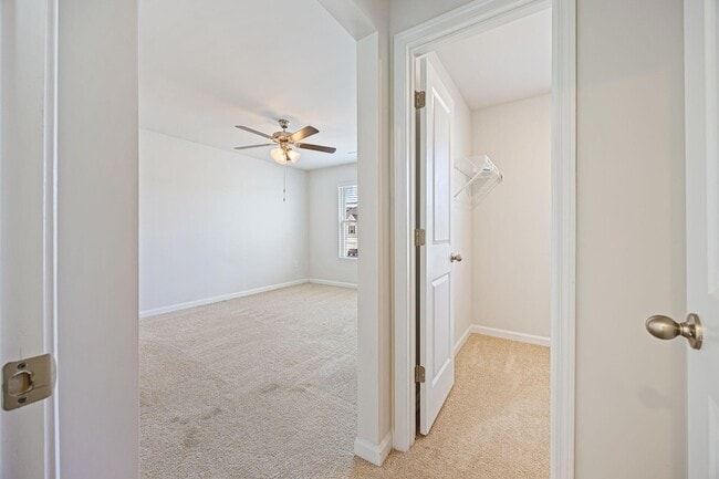 Building Photo - 5438 Thrasher Ln