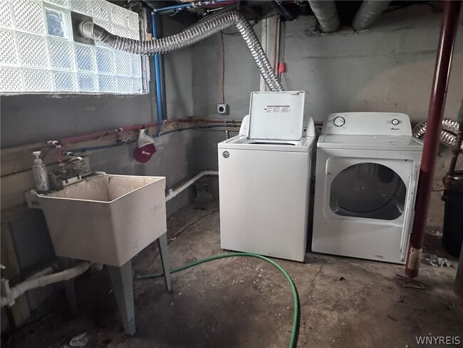 Building Photo - 55 Parkwood Ave