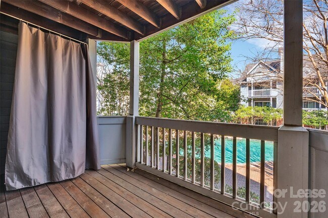 Building Photo - 505 N Graham St