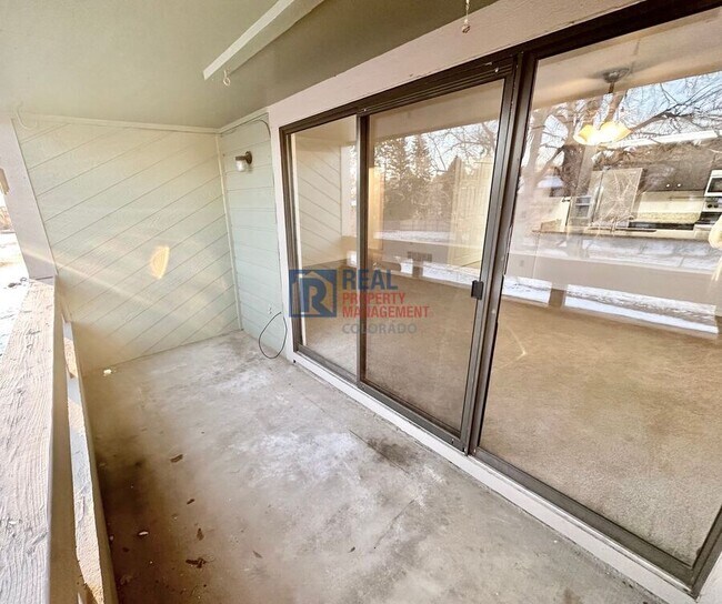 Building Photo - 14120 E Temple Dr